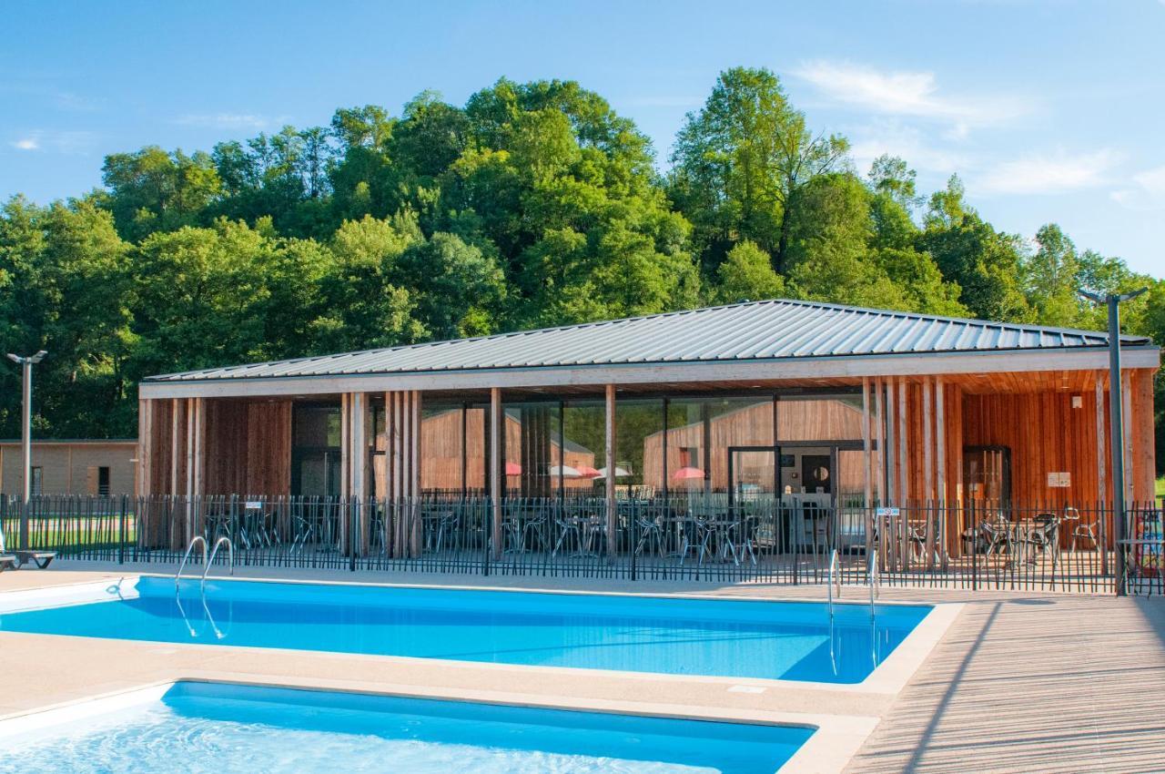 Village De Vacances Les Lambrilles La Bastide-de-Serou Bagian luar foto